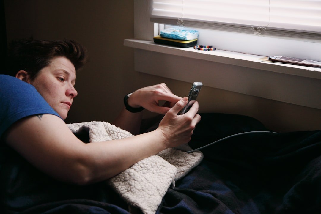How to stop doomscrolling before bed
